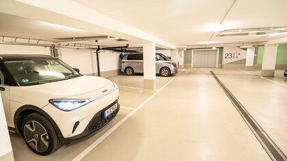 mitteNgrün: Tiefgarage.
