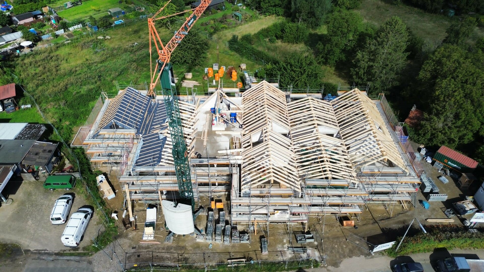 Gundlach baut Kita in Stadthagen Bau einer Kita in Stadthagen. Im Bild ist der Rohbau zu sehen. Unser Bauunternehmen für Hochbau errichtet die Kita in Holzhybridbauweise