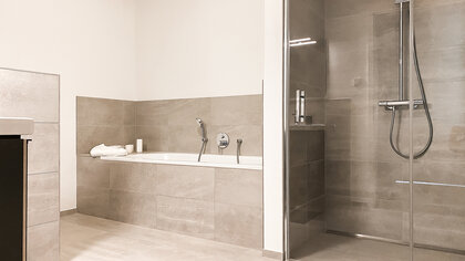 Badezimmer_Hannover-Bothfeld | bezugsfertige 2‑Zimmer‑Eigentumswohnung mit eigenem Gartenanteil 
