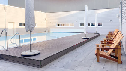 Perspektive Pool im innenliegenden Bereich des Sports & Spa