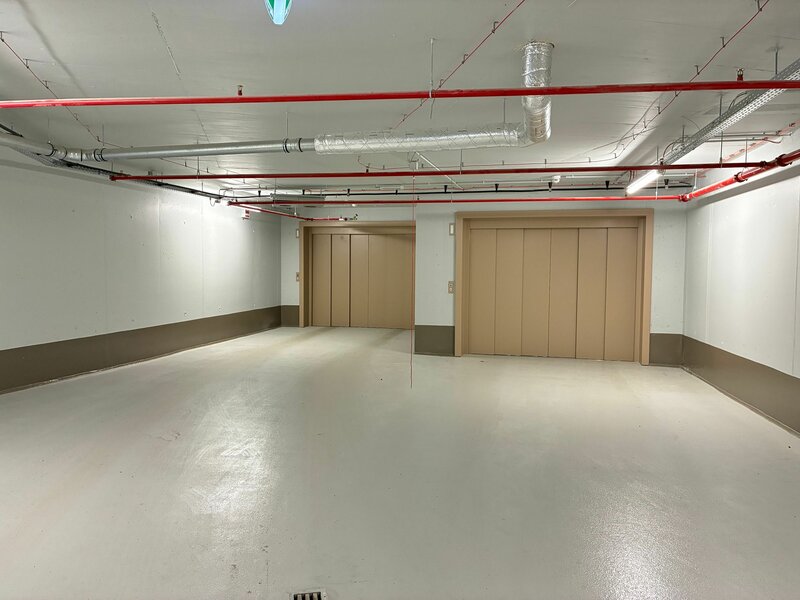 Tiefgarage mit PKW-Aufzug