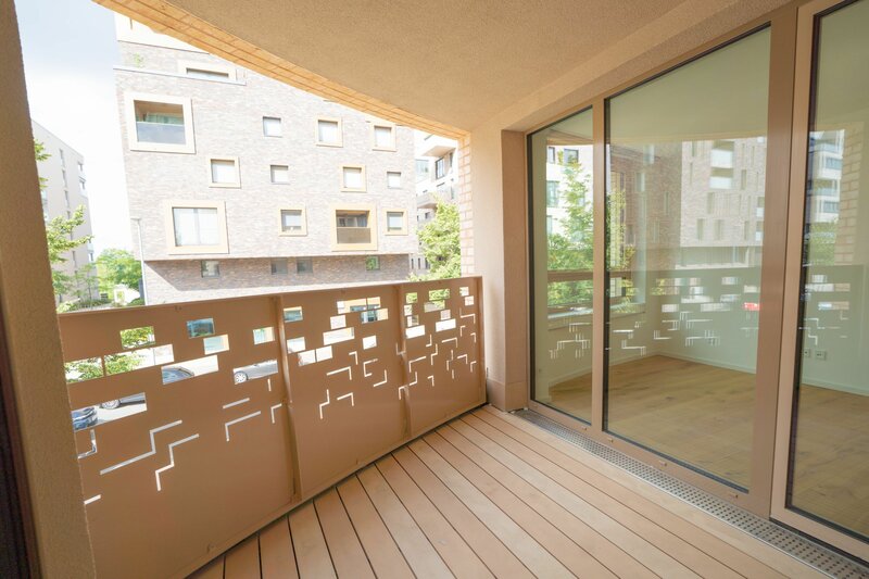 Moderne Wohnung mit Balkon