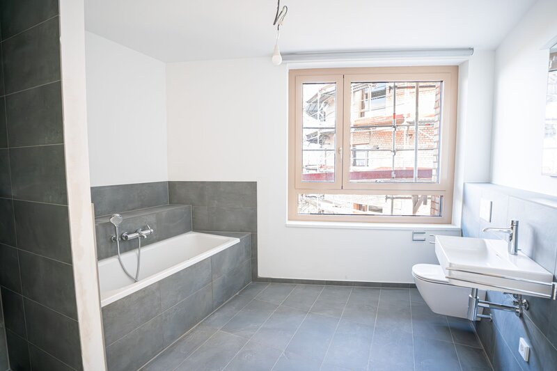 Großes Badezimmer
