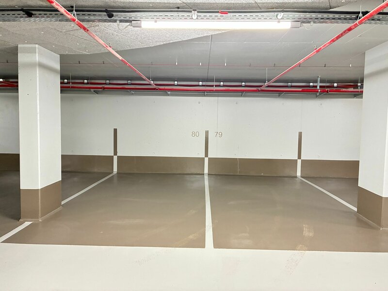 Tiefgaragenstellplatz 80
