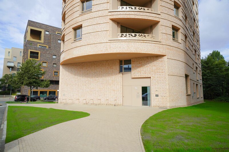 Ellipsenbau im Pelikan-Viertel