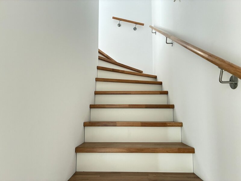 Treppe ins 1. OG