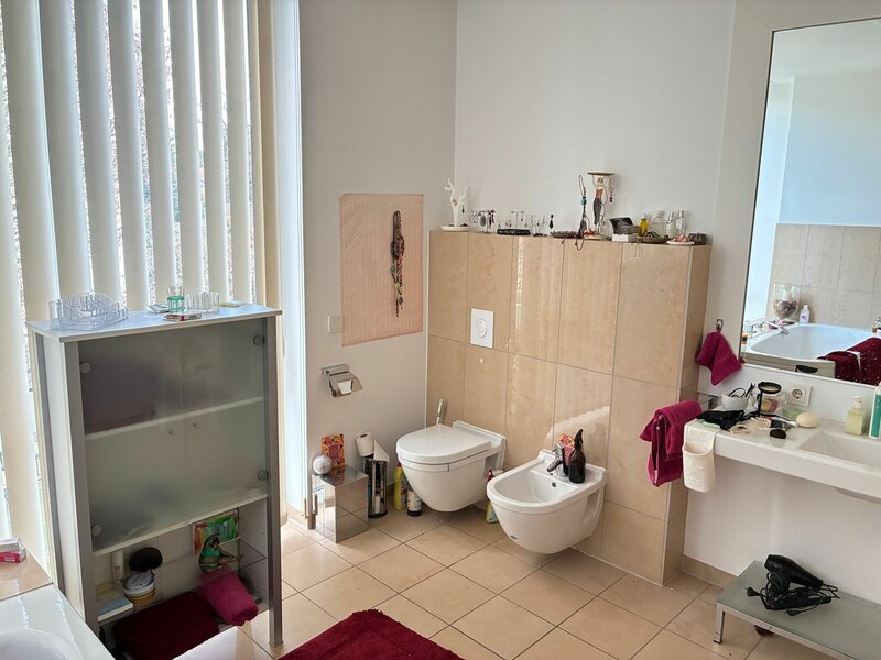 Hauptbadezimmer mit Bidet