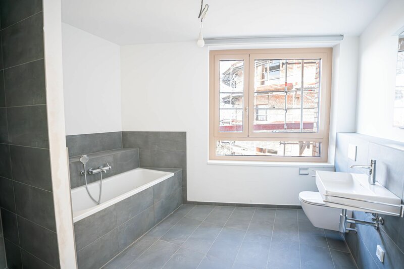 Großes Badezimmer