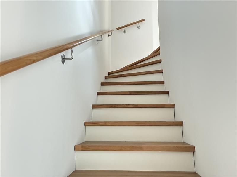 Treppe ins 1. OG