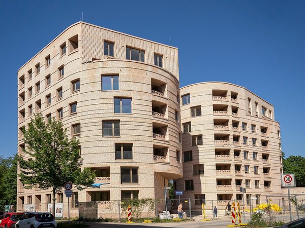 Foto LIST-PELIKAN | ERSTBEZUG | großzügige 4-Zimmer-Wohnung mit Loggia - Einbauküche auf Wunsch